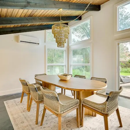 Bright Tampa Oasis With Outdoor Pool And Gazebo! Villa